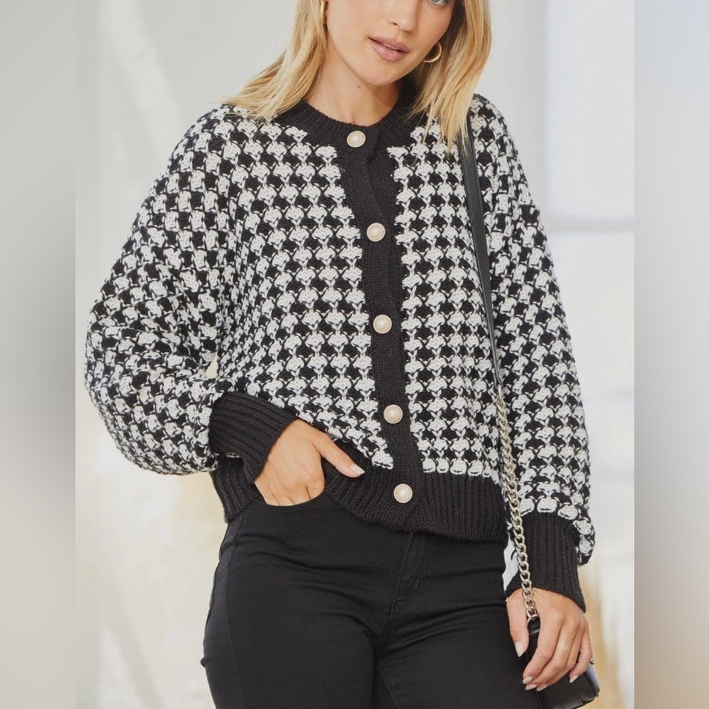 Plus Size Houndstooth Cardigan
